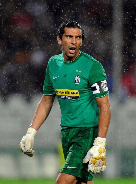 周最佳球员出炉，NBA公开2笔罚单！勇士酝酿大交易，老詹做出选择